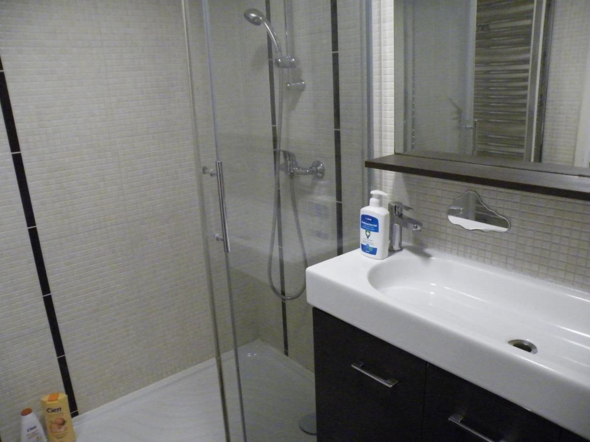 APPARTEMENT F3 -PLAISIR MOINS CHER - Jusqu'a 8Personnes Le Mée-sur-Seine Extérieur photo