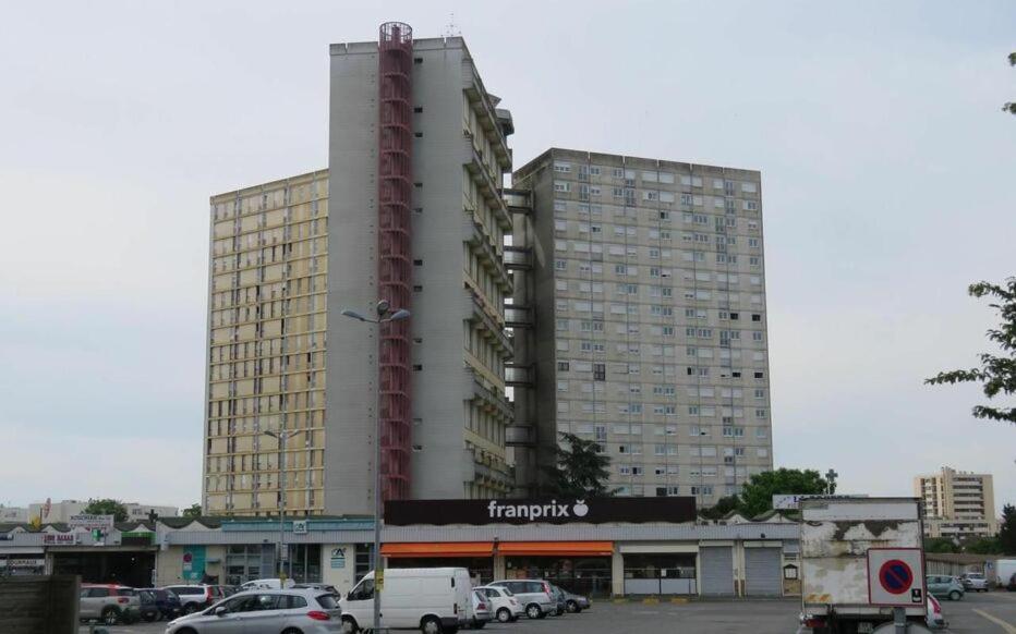 APPARTEMENT F3 -PLAISIR MOINS CHER - Jusqu'a 8Personnes Le Mée-sur-Seine Extérieur photo